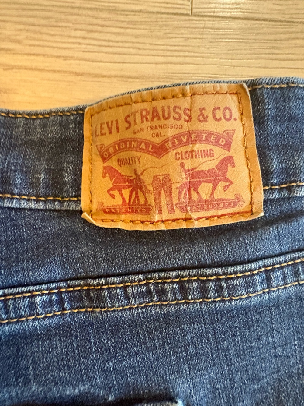 LEVI STRAUSS Dark Blue Denim cuffed shorts 18W - Picture 3 of 6